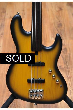 Maruszczyk Elwood 4p Fretless 32 Maruszczyk Elwood 4p Fretless 32